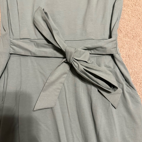 Elegant Green Midi Dress - Picture 4 of 6